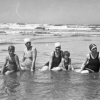 Reuter Group-XX, Beach 4
