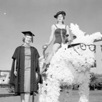 1958 Parade, Alumni Float 2