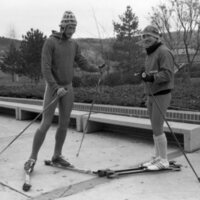 1985 Skiing on Campus 06
