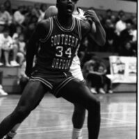 1991 Men's Basketball Action, Southern Oregon at EOSC 02