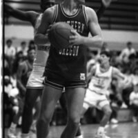 1991 Men's Basketball Action, Southern Oregon at EOSC 13