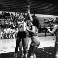 1982 Women's Basketball, EOSC vs. Lewis &amp; Clark, Action 06