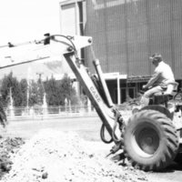 1985 Employees, Digging 01