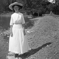 La Grande, Girl in Hat