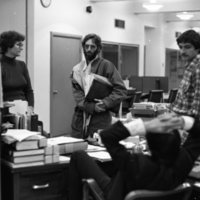 1980 Employees, Talking 01