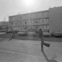 1974 Students, Frisbee 02
