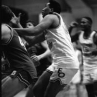 1991 Men's Basketball Action, Southern Oregon at EOSC 22