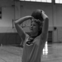1981 Women's Basketball Player, Susan Howard 02