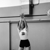 1980 Women's Basketball Players 10
