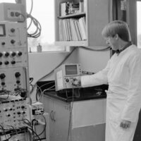 1975 Science, Physics Student 07