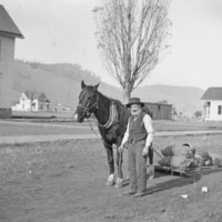 La Grande, Delivery Man