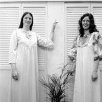 1974 Students, Shopping F 04