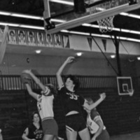 1984 Women's Basketball Action, EOSC vs. Whitman 09