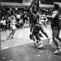 1991 Men's Basketball Action, Southern Oregon at EOSC 11