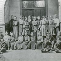 Island City School, Students