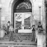 1981 Ackerman Elementary Recess 02