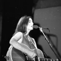 1982 Concert, Emmylou Harris 07