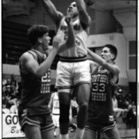1991 Men's Basketball Action, Southern Oregon at EOSC 18