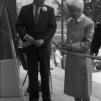 1990 Loso Hall Dedication, Ribbon Cutting 04