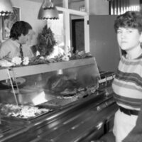 1984 Students Serve Thanksgiving Dinner for Senior Citizens 22