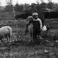 1910+/- Children