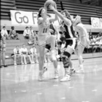 1988 Women's Basketball Action, Oregon Tech at EOSC 25