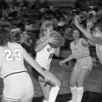 1985 Women's Basketball Action, EOSC vs. LCSC 15