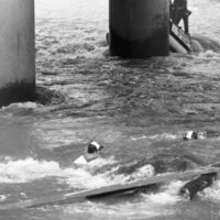 1984 Raft Race, Stuck 04