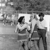 1985 Cheerleaders Walking 01