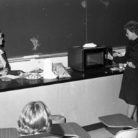 1982 Youth Energy Awareness Day, Cooking 01