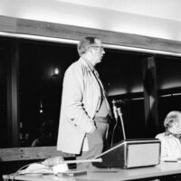 1975 Town Hall Meeting with Governor Straub 04