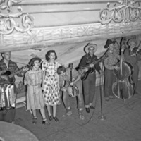 Elgin, Travelling Entertainers 1