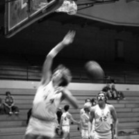 1981 Alumni Basketball Game, Warm-up 07