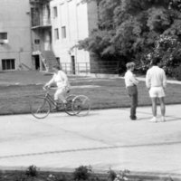 1985 Students, June Outdoor Candid Shots 01