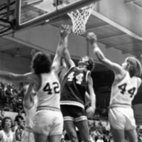 1977 Basketball Action 11