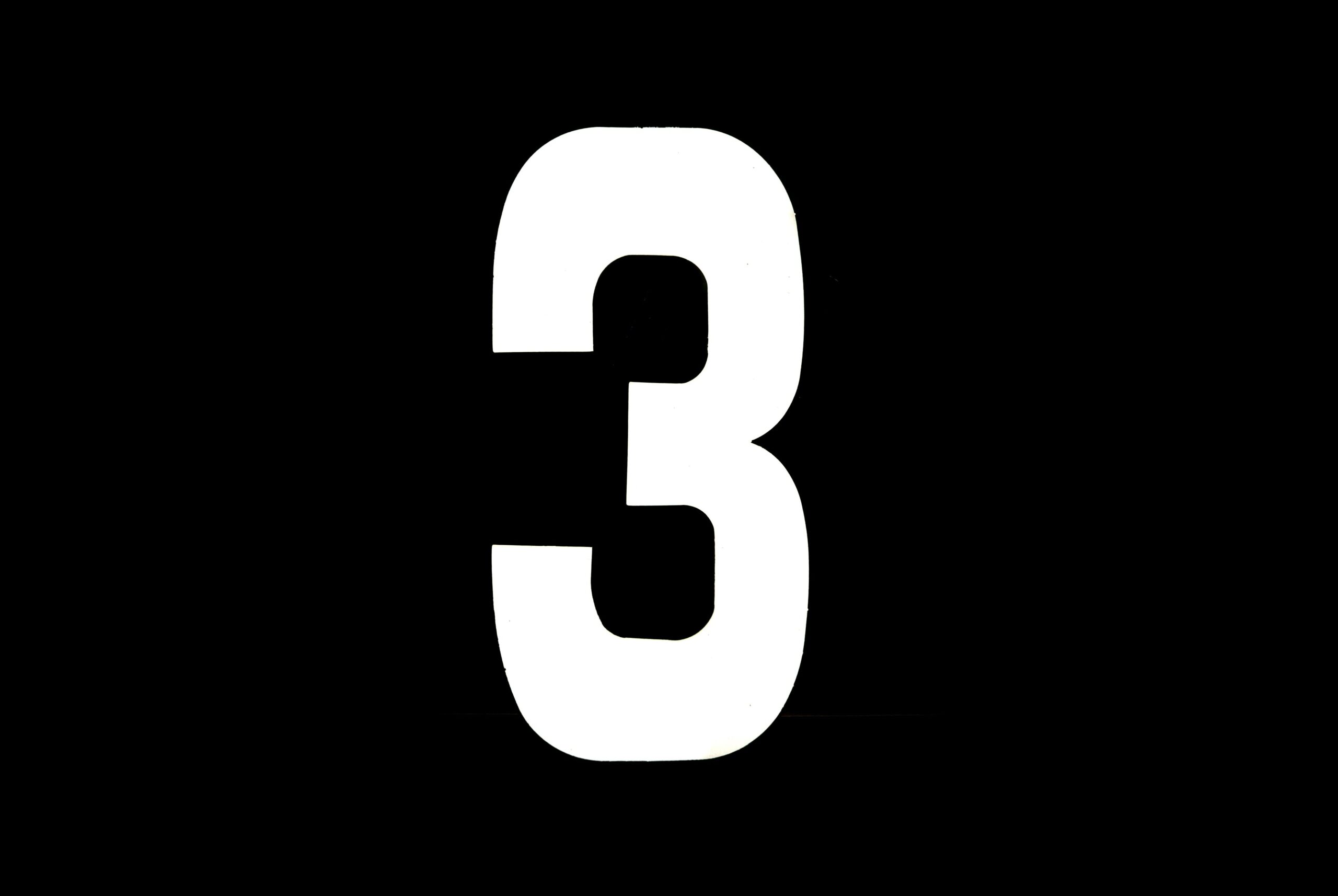 RACE NUMBERS – 3 THREE – WHITE, PACK OF 25 / 15cm 6″ / VINYL STICKER