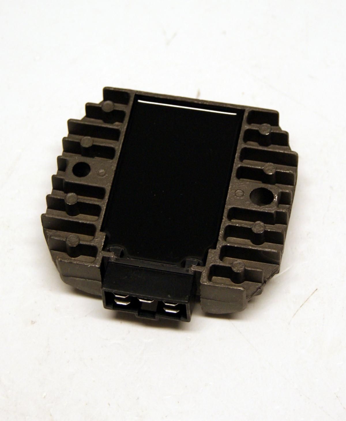 REGULATOR 86-07 YAMAHA 250 500 600 650 660 800 1000 YP MAJESTY SRX XP SZR XTV XVS XJ FZR YZF TDM SH650A-12 SG041 5GM9