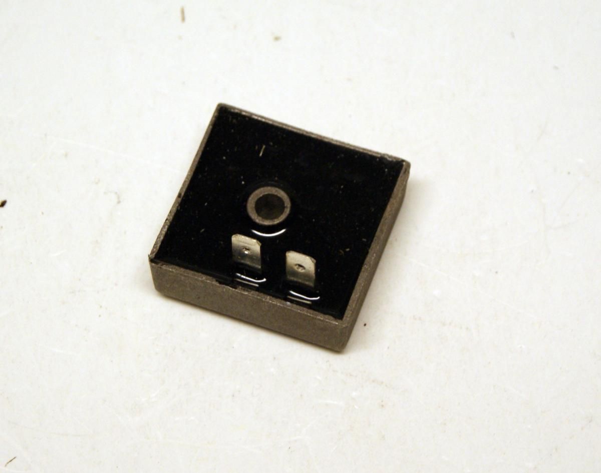 REGULATOR UNIVERSAL 2 WIRE 12v / 8A, DZE 02008-04 - Image 8