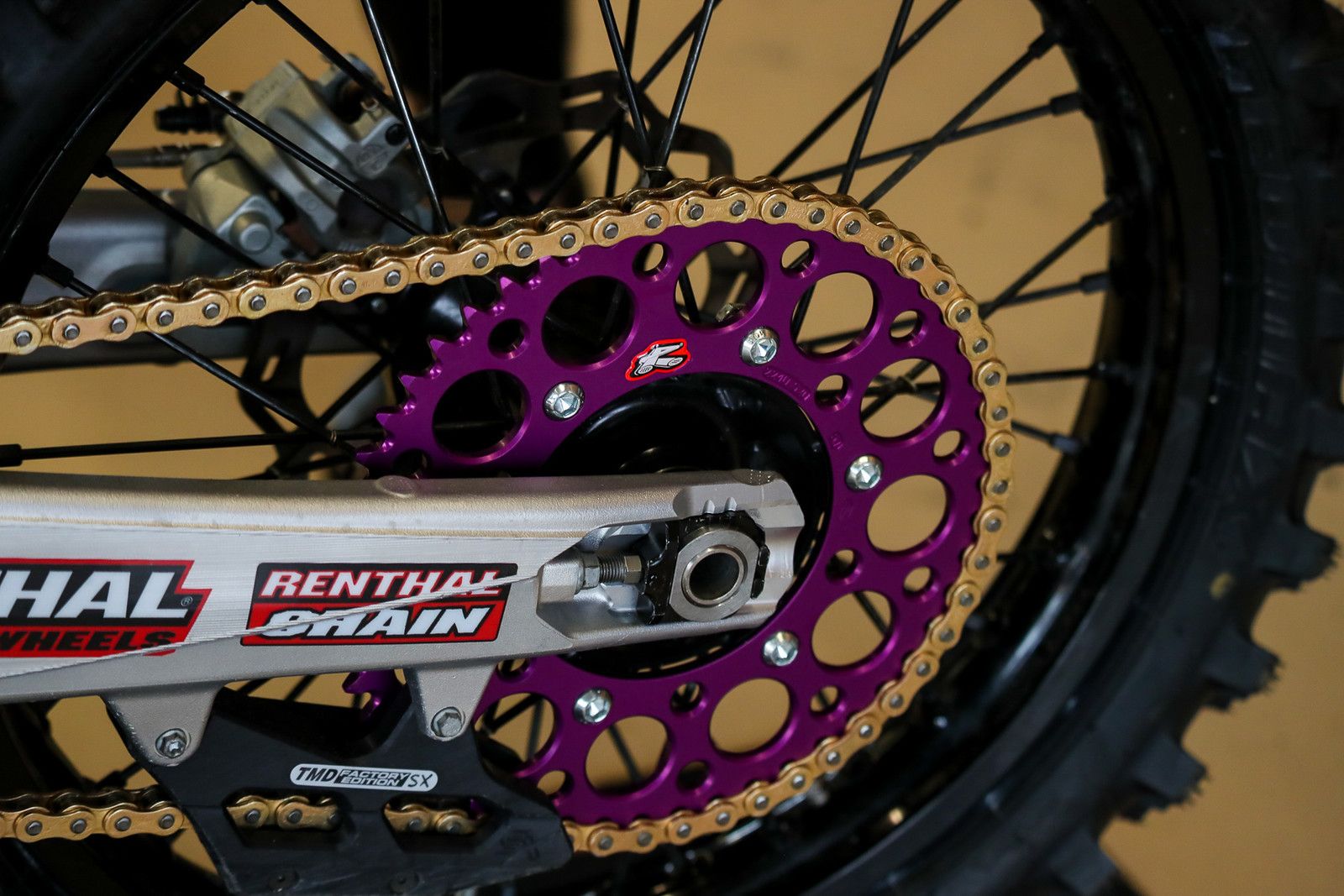 REAR SPROCKET ALLOY RENTHAL, ULTRALITE 123U-520-51GYPE PURPLE