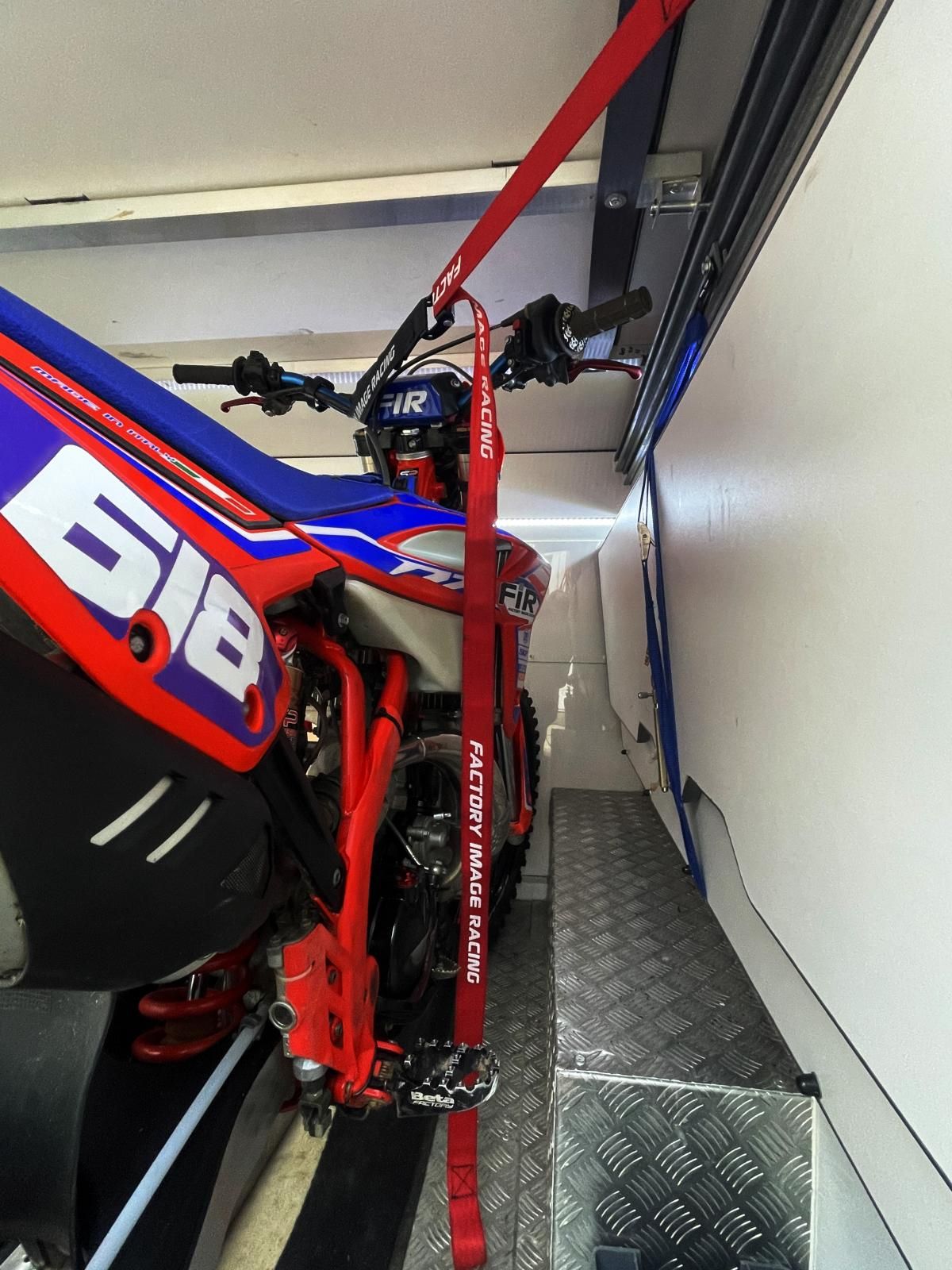 TIE DOWNS 38mm 1.5" BLACK & BLACK, 500KG - Image 4