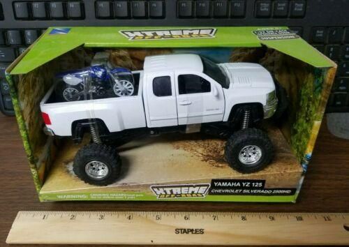 MODEL DIE CAST TRUCK & DIRT BIKE, WHITE CHEVY & YAMAHA YZ 125, SCALE 1:32, NEWRAY SS-54416
