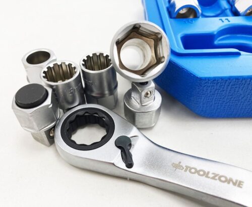GO THROUGH SOCKET SET 17 PIECES 3/8″ AND 1/2″ DRIVE 10mm-24mm IN CASE – TOOLZONE KDPSS262