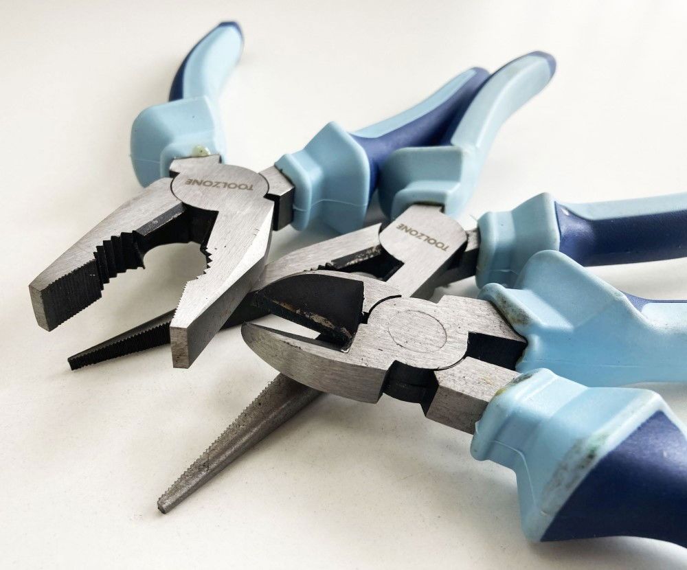 HEAVY DUTY PLIER SET 3PC 8" DROP FORGED STEEL SOFT GRIP HANDLES - TOOLZONE KDPPL140 - Image 4