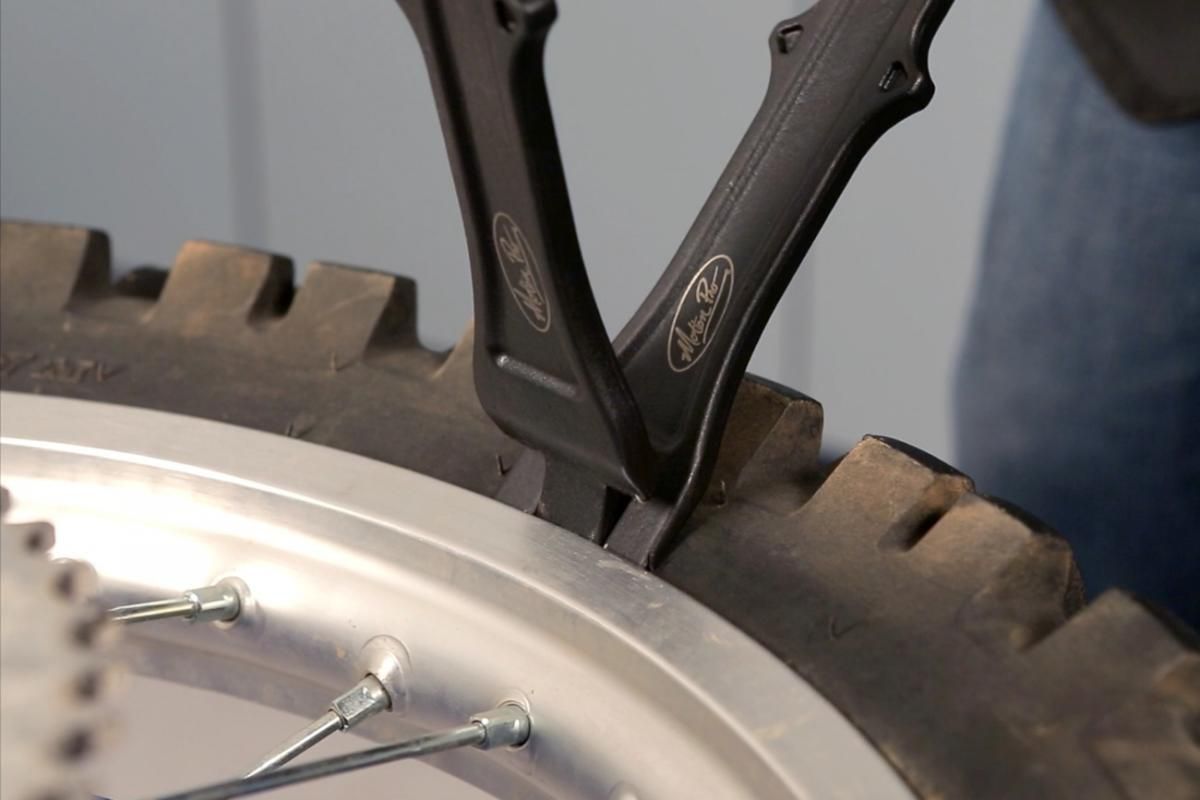 BEEDPRO TYRE BEAD BREAKER LEVERS 16" MOTION PRO 08-0536