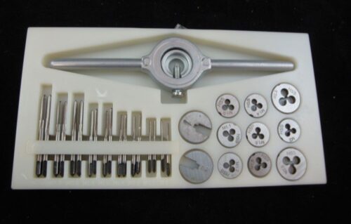 TAP AND DIE SET MINI 31 PIECE HSS METRIC M1-M2.5 – TOOLZONE KDPTP125