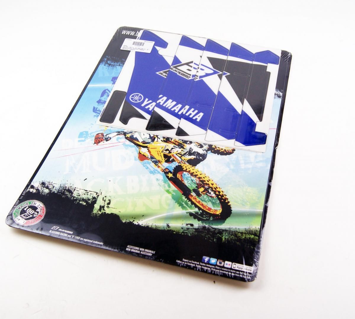 14-17 YZF RAD LOUVER DECAL, 2016 DESIGN BLACKBIRD A204E - Image 2