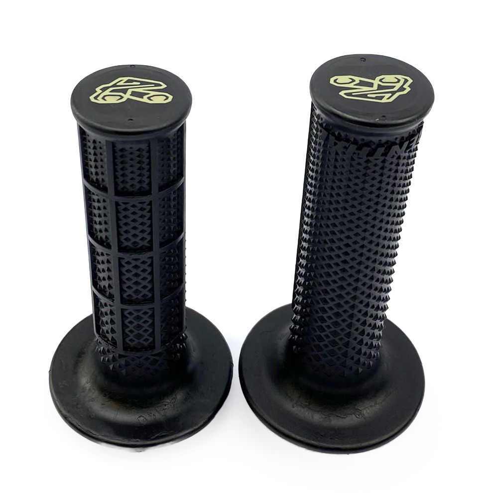 LOCK ON GRIPS RENTHAL TAPARED/HALF WAFFLE, ULTRATACKY G239 - Image 3