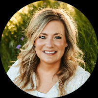Holly Riggins loan officer
