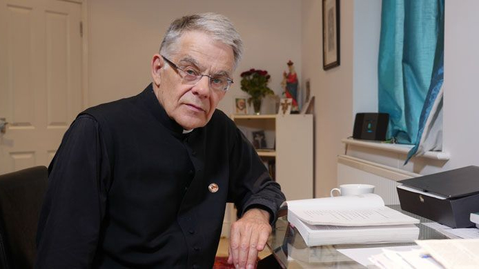 English Catholic priest vindicated for 'pro-life' opinion in end-of-life case – Catholic World Report - Vimarsana News