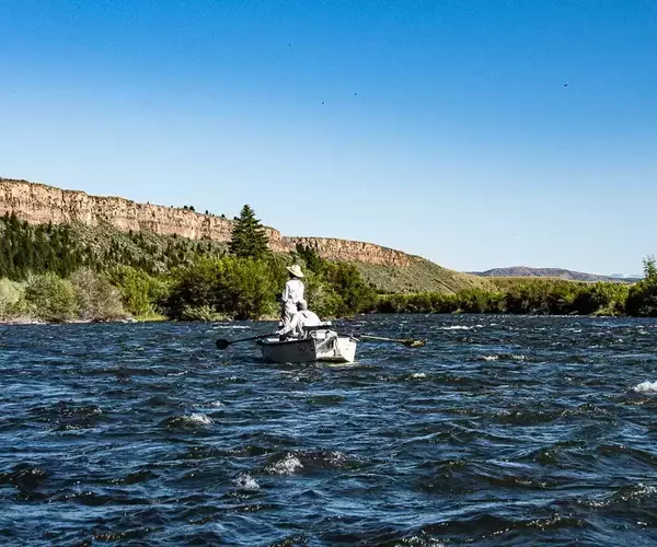 									Dirft boat fly fishing madison river pailsades
															